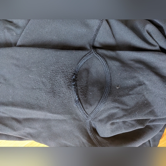 Black size 10 Lululemon leggings - Picture 6 of 6